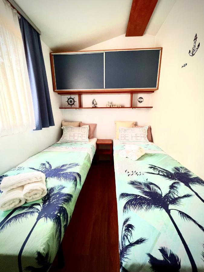 Mobile Home Nebo Luxus Кленовица Экстерьер фото